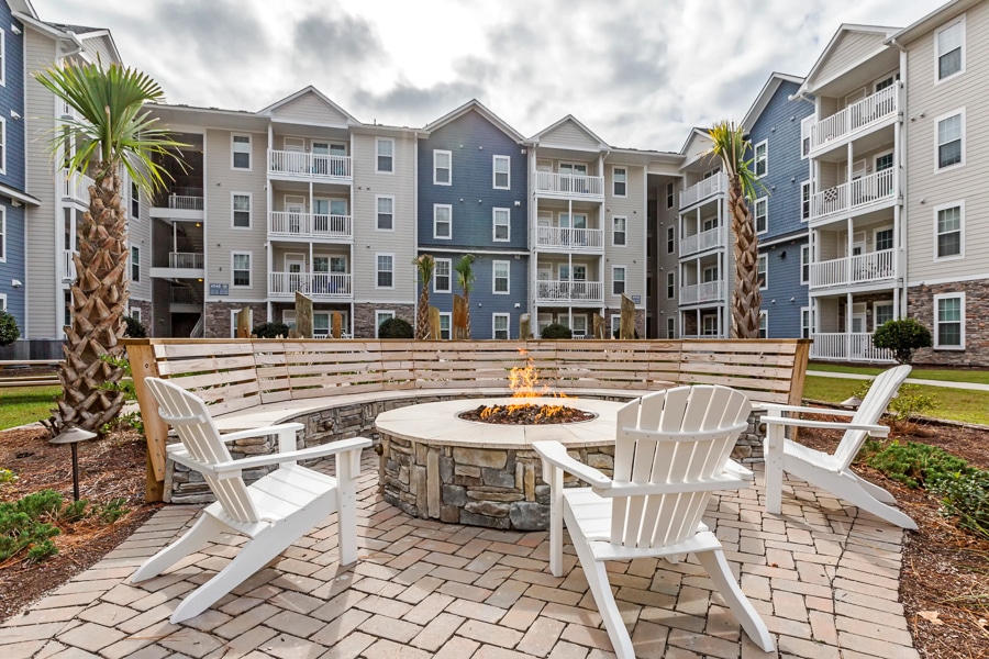 the-nest-wilmington courtyard fire pit